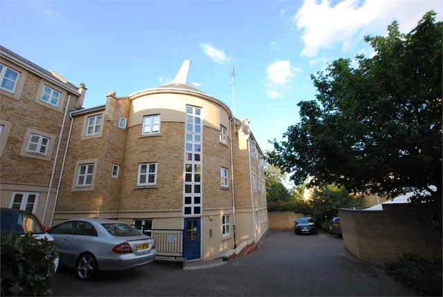 Kingfisher Drive, GREENHITHE, Kent, DA9 9RS, photo 1