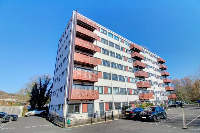 London Road, High Wycombe, HP11, photo 1