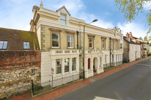 Southover High Street, Lewes, BN7, photo 1