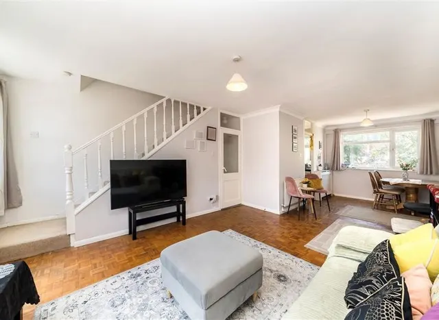Photo 2 — Alanthus Close, Lee, SE12