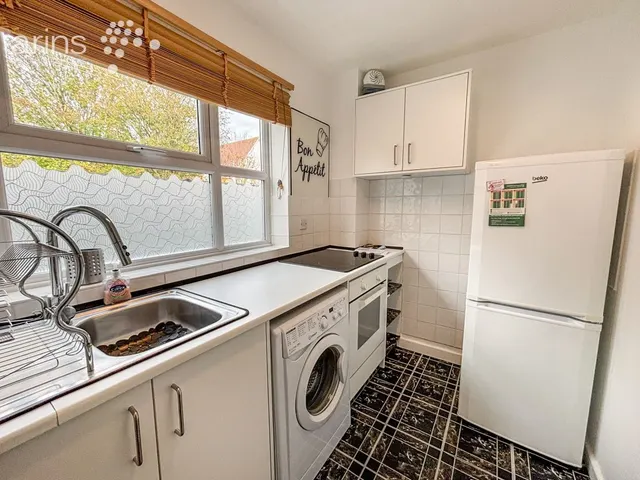 Lysander Close, Woodley, RG5, photo 3