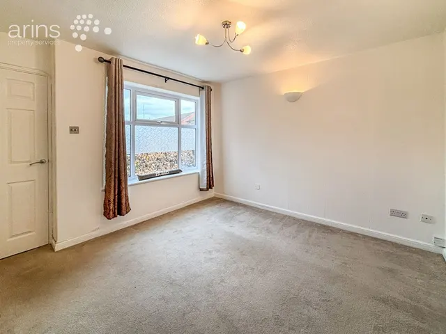 Lysander Close, Woodley, RG5, photo 2