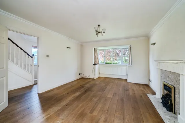 Falcon Wood, Leatherhead, KT22, photo 3
