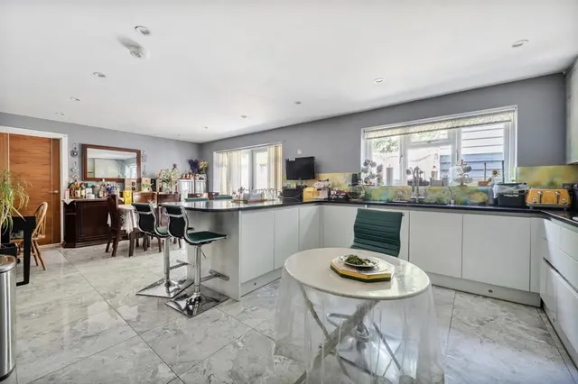 Bissley Drive, Maidenhead, SL6, photo 2