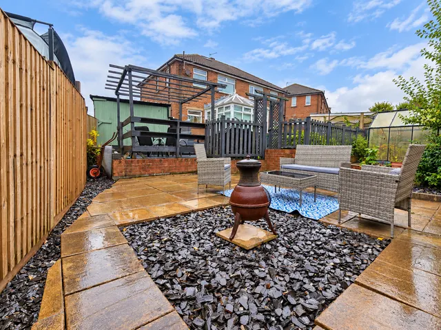 Weston Vale Road, Queensbury, BD13, photo 2