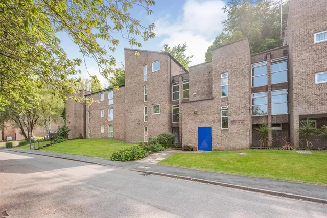 Frizley Gardens, Bradford, BD9, photo 1