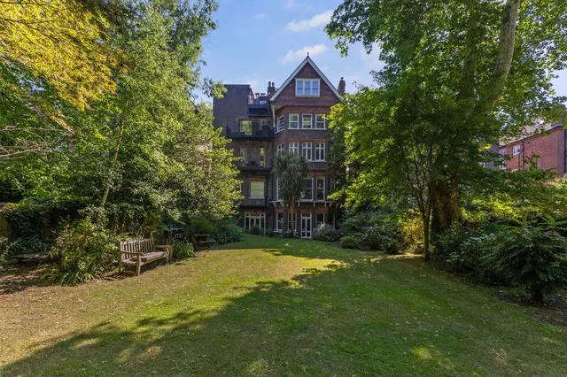 Fitzjohns Avenue, Hampstead, NW3, photo 2