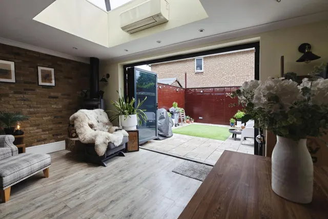 Fieldhouse Close, London, E18, photo 2