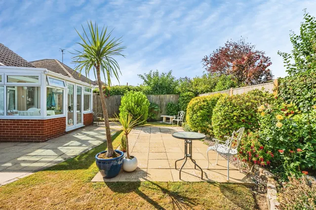 Chyngton Gardens, Seaford, photo 1