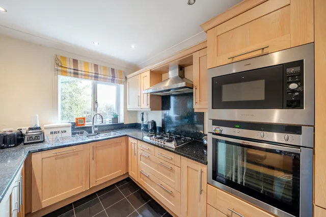 Photo 3 — Hazelbank, Rickmansworth, WD3