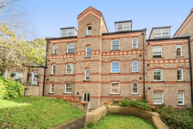 Southdowns Park Haywards Heath RH16, photo 1