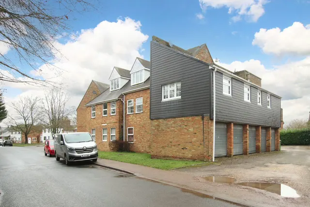 The School, Wilstone, Hertfordshire, HP23 4PU, photo 1