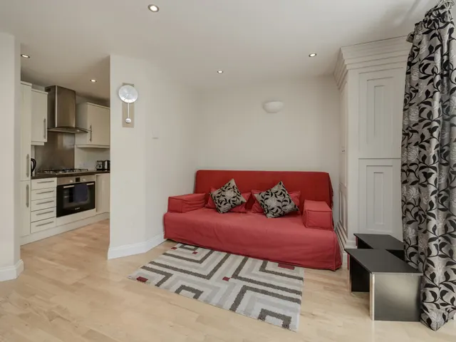Parnell Way, HA3, photo 3