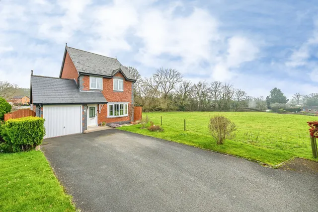 Heatherwood, Welshpool, SY21, photo 1