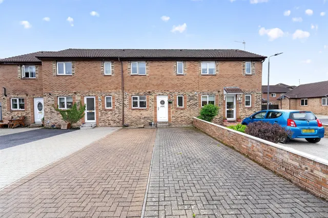 Queens Court, Irvine, photo 1