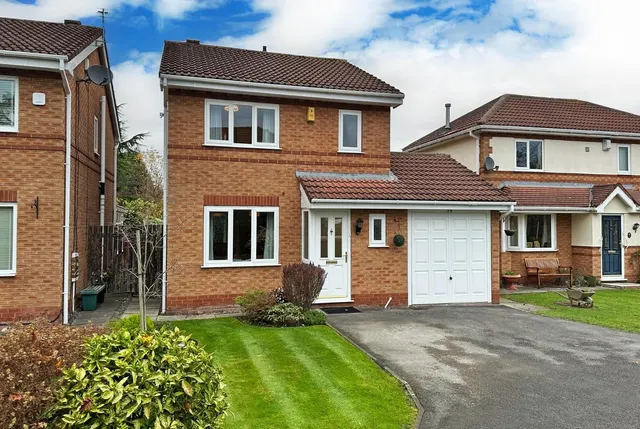 Alder Drive, Timperley WA15 7YG, photo 1