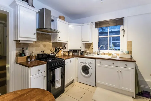 Green Lane, W7, photo 3