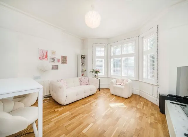 Photo 2 — Surbiton Hill Road, Surbiton, KT6