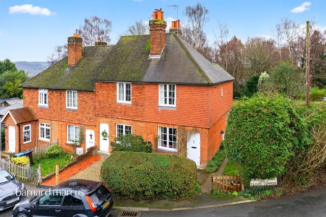 Barfields, Bletchingley, Redhill, photo 1