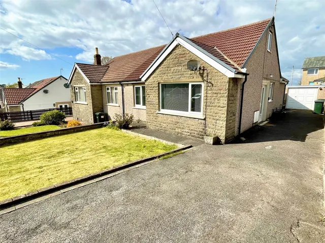 Ascot Gardens, Slyne, LA2, photo 1