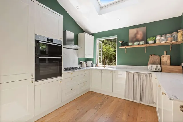 Photo 3 — Eckstein Road, London, SW11 1QE