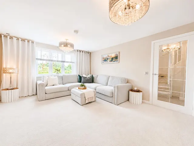 Photo 3 — Braemar Gardens, Newarthill, Motherwell, ML1 5UY