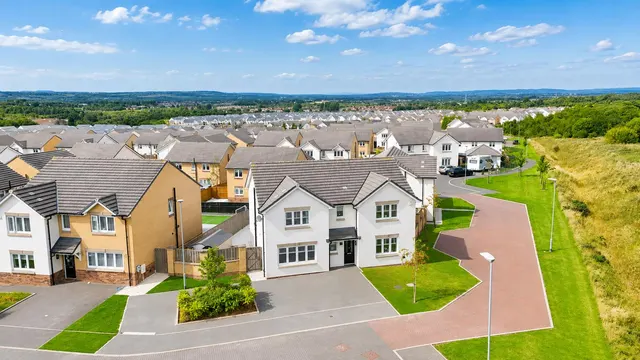 Braemar Gardens, Newarthill, Motherwell, ML1 5UY, photo 1