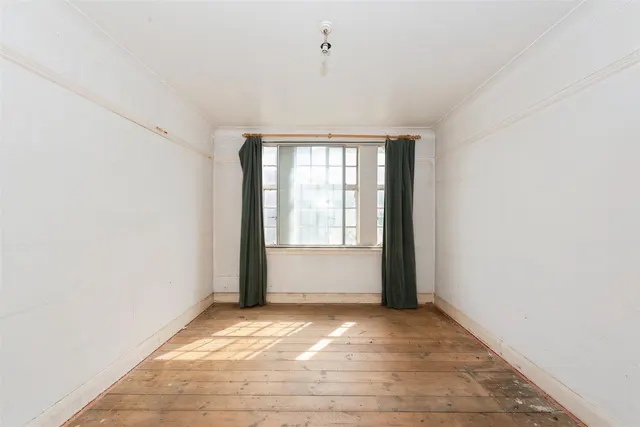 Photo 3 — Rosemary Gardens, Mortlake, London
