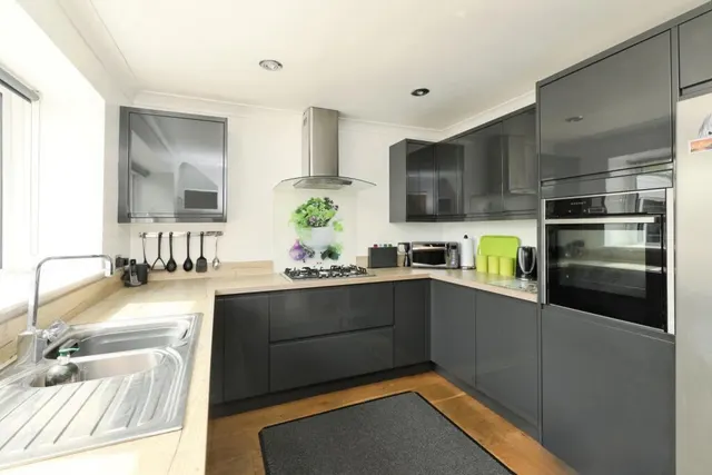 Photo 3 — Swinston Hill Road, Dinnington, Sheffield