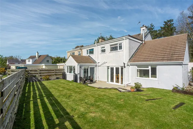 Druid Road, Menai Bridge, photo 1