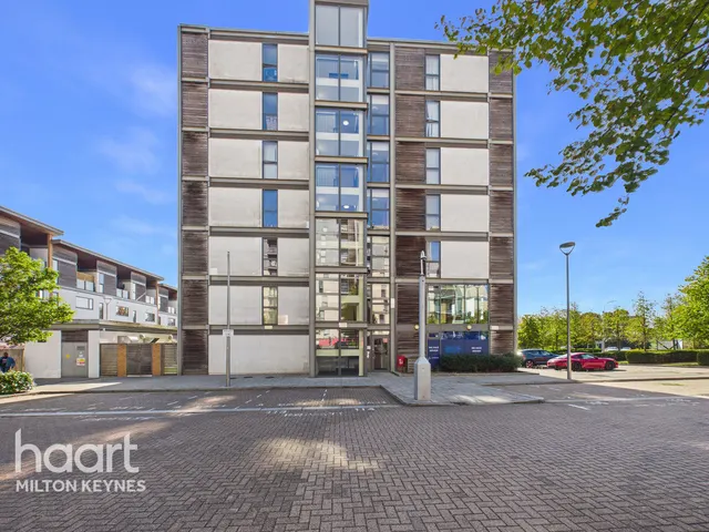 South Row, Milton Keynes, MK9, photo 1