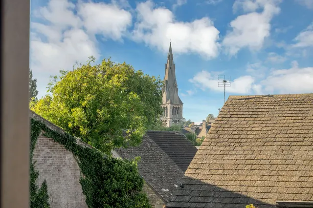 Stukeley Court, Stamford, PE9, photo 3