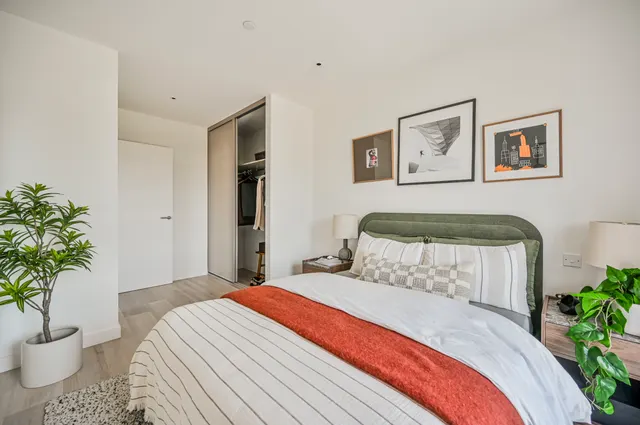 Photo 2 — Flat 2, Dovecote House, London