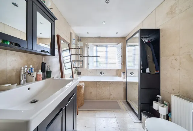 Roche Walk, Carshalton, SM5 1DA, photo 1