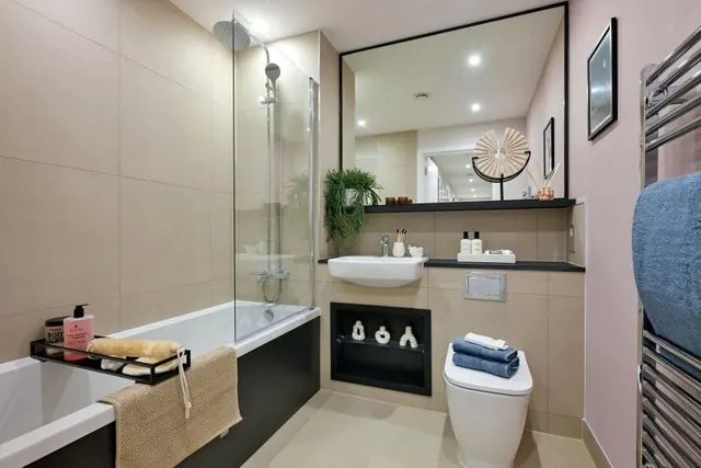 Lytton Way, SG1, photo 3