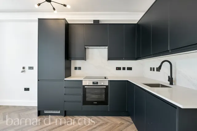 Church Road, LONDON, photo 1