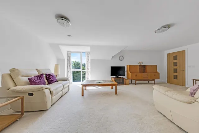 London Road, Guildford, GU1, photo 1