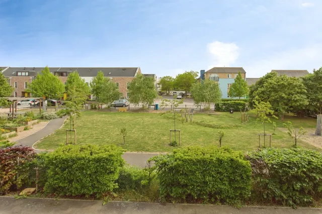 Photo 2 — Engledow Drive, Cambridge