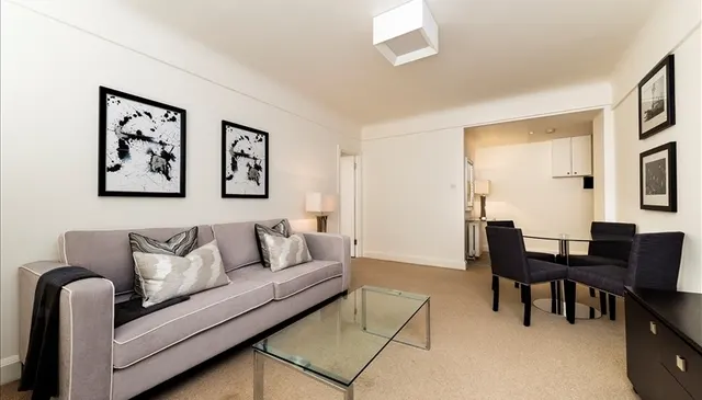 Pelham Court, Fulham Road, London SW3, photo 1