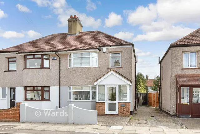 3 bedroom house, Kenmere Road, Welling, DA16