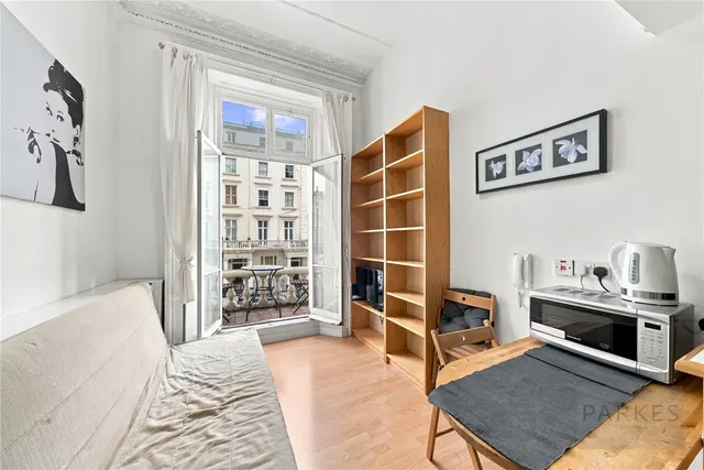 Belgrave Road, London, SW1V 2BL, photo 1