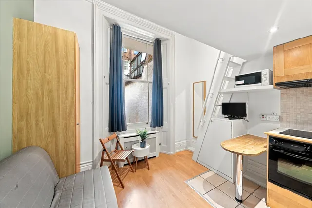 Belgrave Road, London, SW1V, photo 1