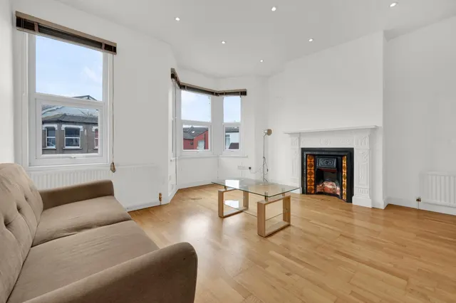 Chapter Road, London, NW2, photo 2