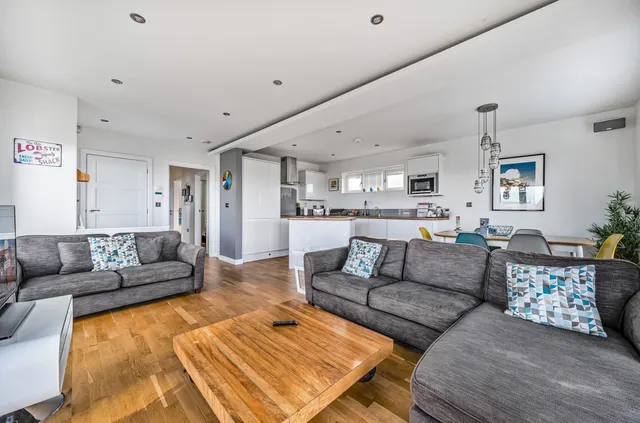 Photo 3 — The Residence, Gwel An Mor, Portreath, Cornwall, TR16 4PE