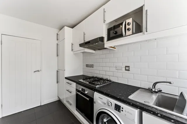 Kingsbridge Road, Morden, SM4, photo 3