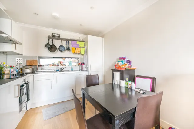 Photo 2 — 37 Edge Apartments, 1 Lett Road, London