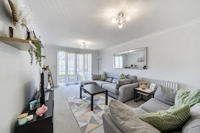 Photo 2 — Pinner Road, Northwood, HA6