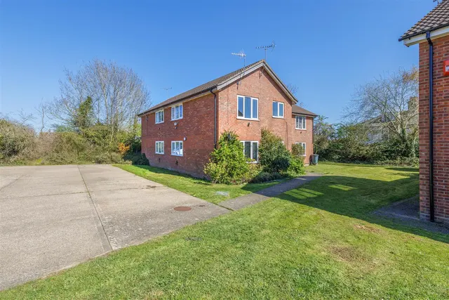 Gainsborough Drive, Halesworth, IP19, photo 1