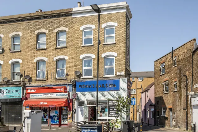 Photo 3 — 251a Gipsy Road, London, London, SE27 9QY