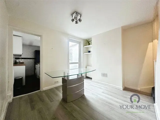 Photo 3 — Thornhill Place, Maidstone, Kent, ME14